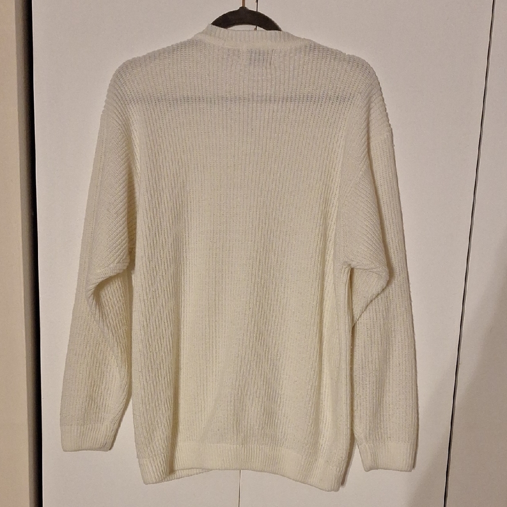 Elegant White Button-Up Cardigan - Picture 8 of 10